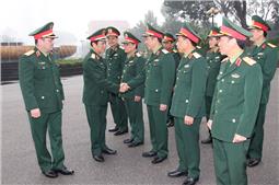 Trung tướng Nguyễn Tân Cương, Ủy viên Trung ương Đảng, Thứ trưởng Bộ Quốc phòng thăm và làm việc tại Bộ tư lệnh Quân khu